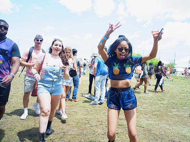 Фестиваль Governors Ball в Нью-Йорке: музыка и стриптиз на сцене