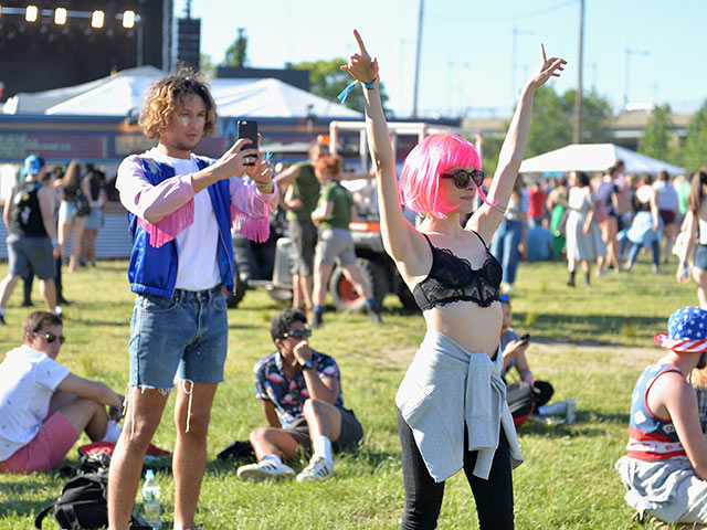 Фестиваль Governors Ball в Нью-Йорке: музыка и стриптиз на сцене