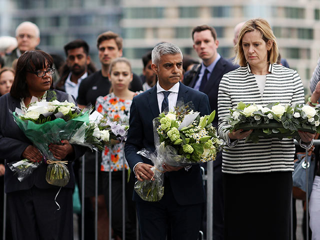  Садик Хан на церемонии памяти жертв терактов в Лондоне. 5 июня 2017 года