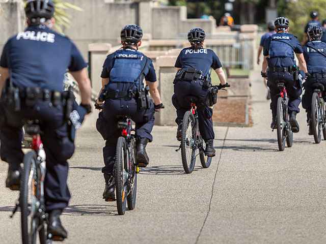 "Почти как в Европе": полиция на велосипедах охотится в Тель-Авиве за велосипедистами