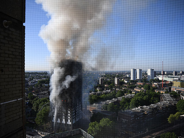 Пожар в 120-квартирном доме Grenfell Tower