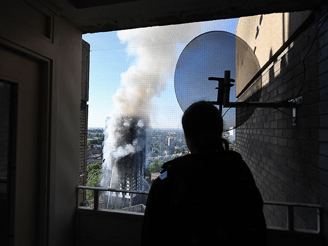 Пожар в 120-квартирном доме Grenfell Tower