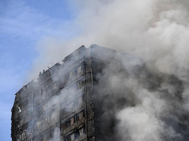 Пожар в 120-квартирном доме Grenfell Tower