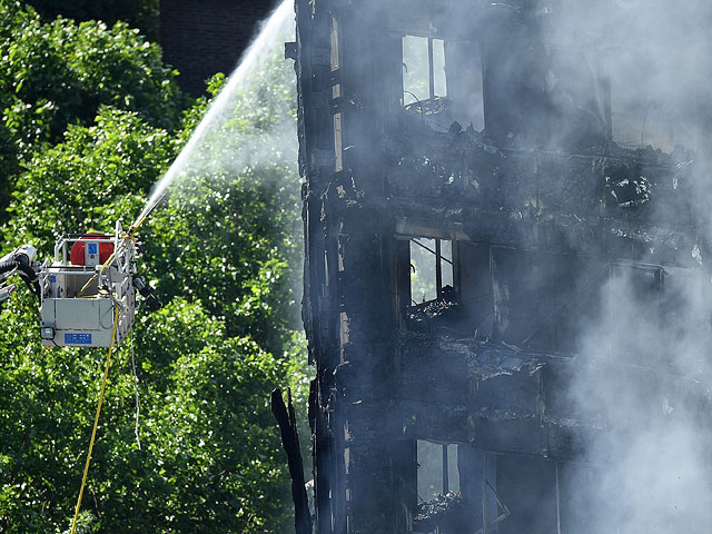 Пожар в 120-квартирном доме Grenfell Tower