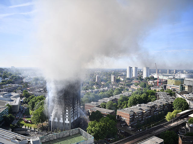 Пожар в 120-квартирном доме Grenfell Tower