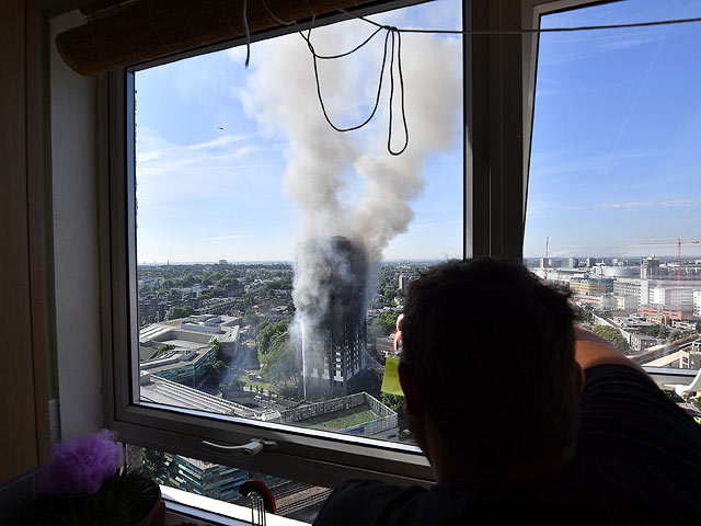 Пожар в 120-квартирном доме Grenfell Tower