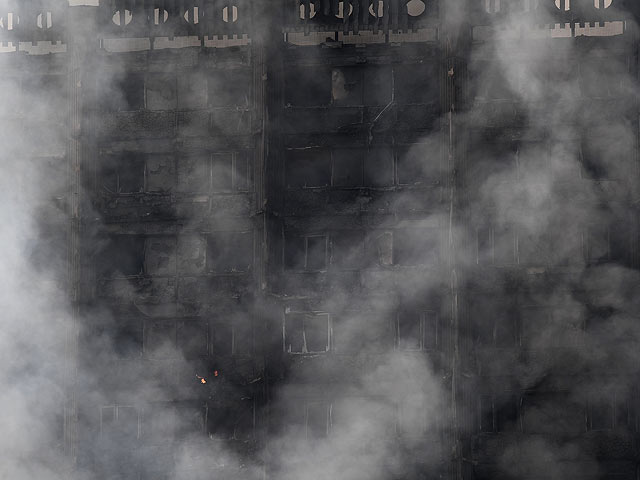 Пожар в 120-квартирном доме Grenfell Tower