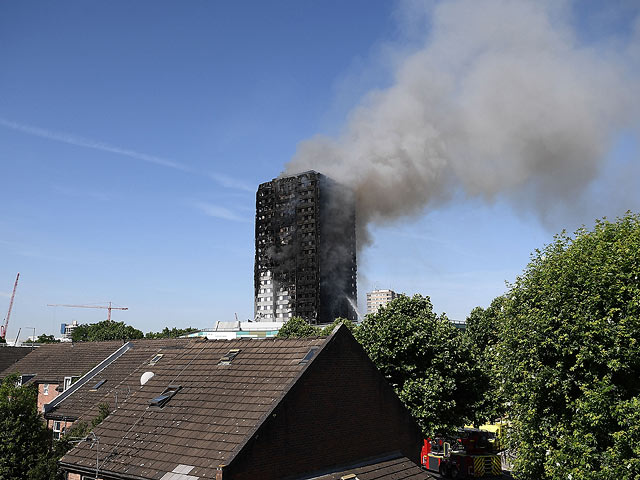 Пожар в 120-квартирном доме Grenfell Tower