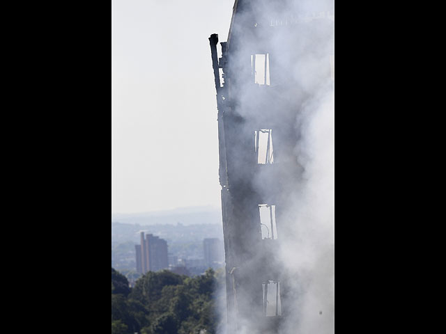 Пожар в 120-квартирном доме Grenfell Tower