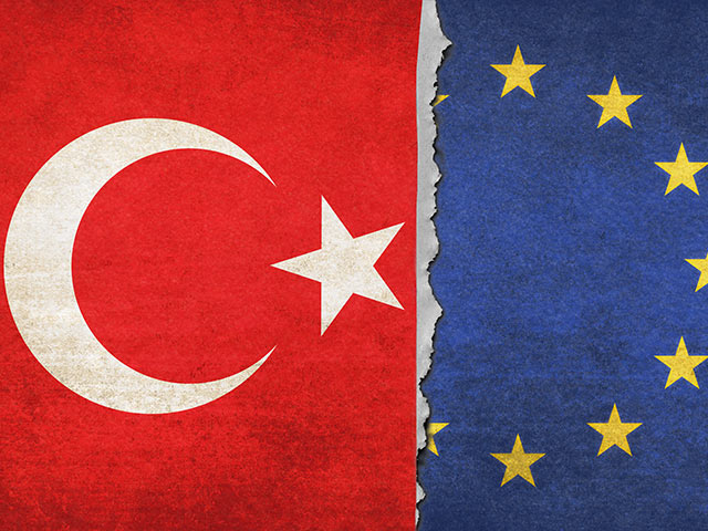 ЕС выплатил Турции миллиард евро на развитие демократии    