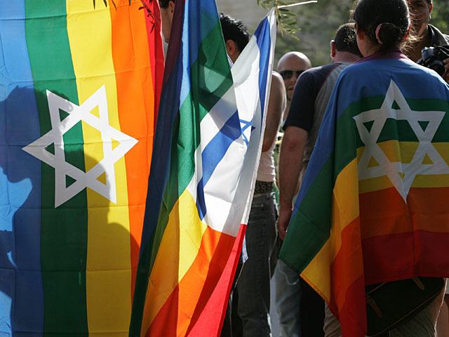 Организаторы гей-парада в Чикаго отказали евреям в праве нести Звезду Давида    