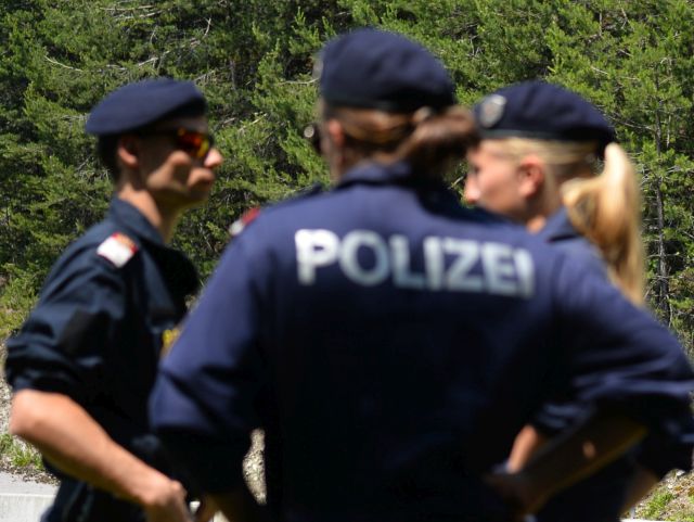 Австрийские полицейские (архив)