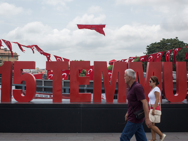 В Турции празднуют годовщину "июльского путча", подавленного год назад