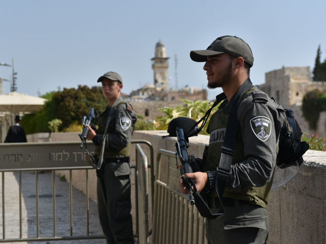   Четверо сотрудников полиции пострадали в ходе беспорядков в Старом городе Иерусалима
