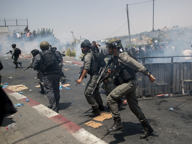 В арабских кварталах Иерусалима продолжаются столкновения с полицией