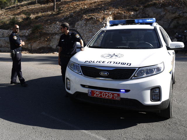     Обвинение: жители Рош а-Аина заложили дымовую гранату в машину мэра города