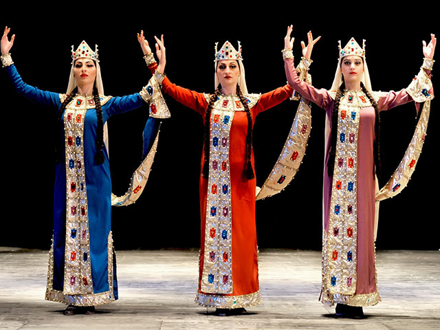 Фольклорный ансамбль "Фасизи", приезжающий из грузинского города Поти в Израиль на летние гастроли в Израиль