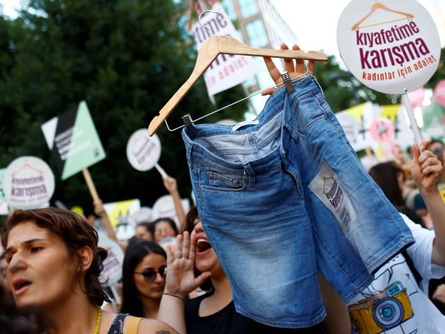 Акция "Не трогай мой образ". Стамбул, 29 июля 2017 года