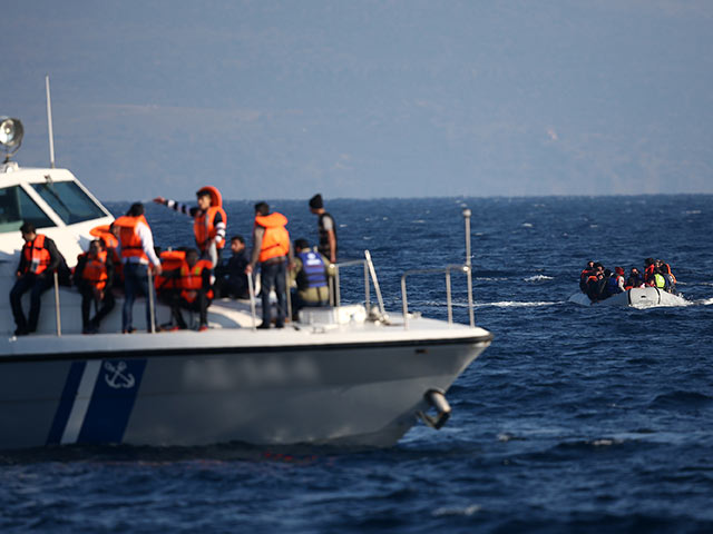 Три человека погибли при крушении яхты у берегов Турции    