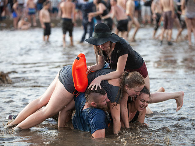 Woodstock по-польски: музыка, танцы в грязи и обнажение