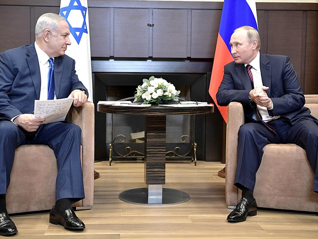 Биньямин Нетаниягу и Владимир Путин. Сочи, 23 августа 2017 года