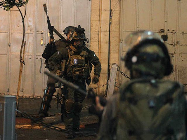 В Шхеме военные открыли огонь по вооруженному террористу, ранены двое местных жителей    
