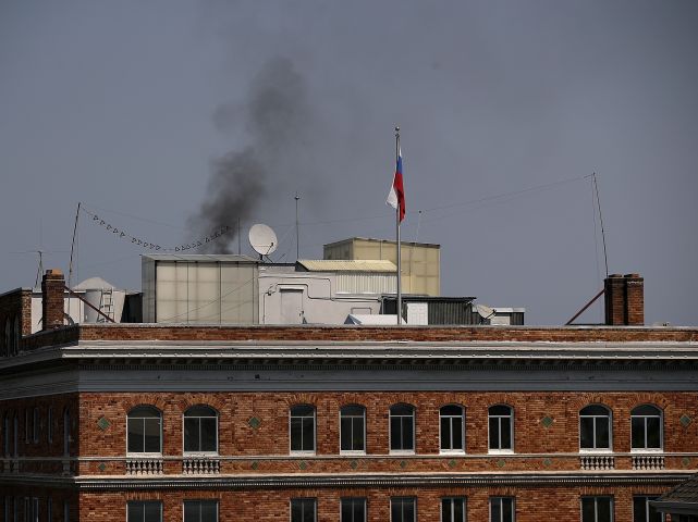 Черный дым над консульством РФ в Сан-Франциско. 1 сентября 2017 года