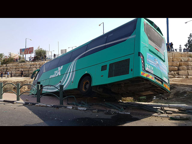 Автобусная авария в Димоне: 13 пострадавших, один в тяжелом состоянии