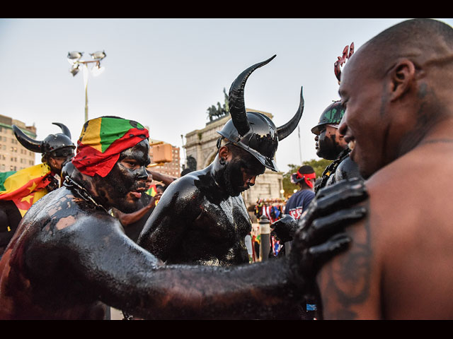 Фестиваль J'ouvert в Бруклине: маскарад под усиленной охраной полиции