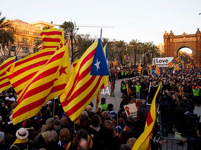 Испанское правительство намерено отменить референдум в Каталонии через суд    