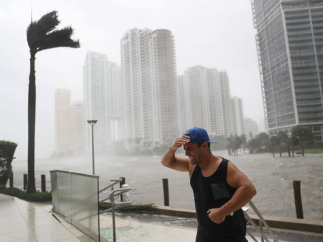Ураган "Ирма" бушует на побережье США  