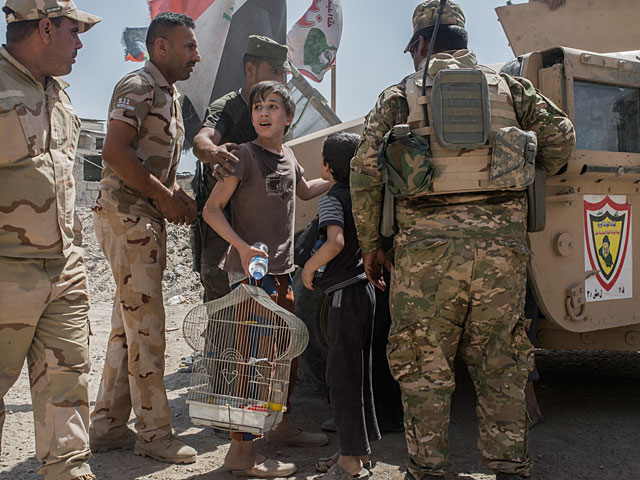 Ирак захватил 1.400 жен и детей иностранных боевиков, среди них россияне    