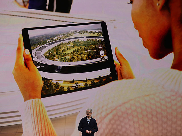 10 лет с момента выхода первого iPhone: Apple провела юбилейную презентацию    