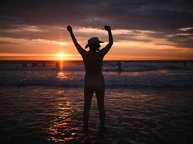 North East Skinny Dip : "голый" заплыв ради душевнобольных людей  