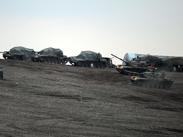 На границе с Иракским Курдистаном наблюдается скопление иранских танков и артиллерии    
