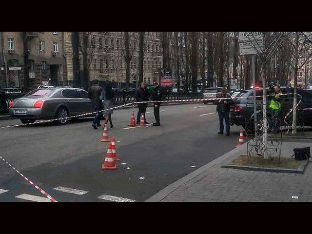 На месте убийства Дениса    Вороненкова. Киев, 23 марта 2017 года   