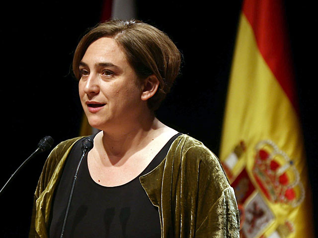 Мэр Барселоны призвала отложить провозглашение независимости Каталонии    