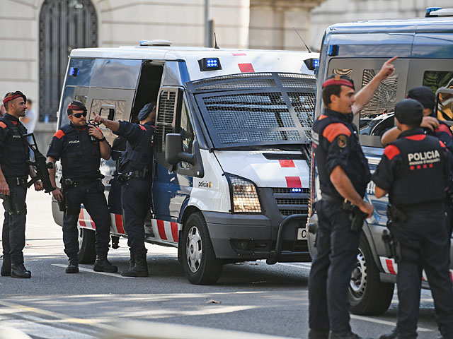 Полиция Каталонии оцепила парламент, где выступит президент Женералитета    