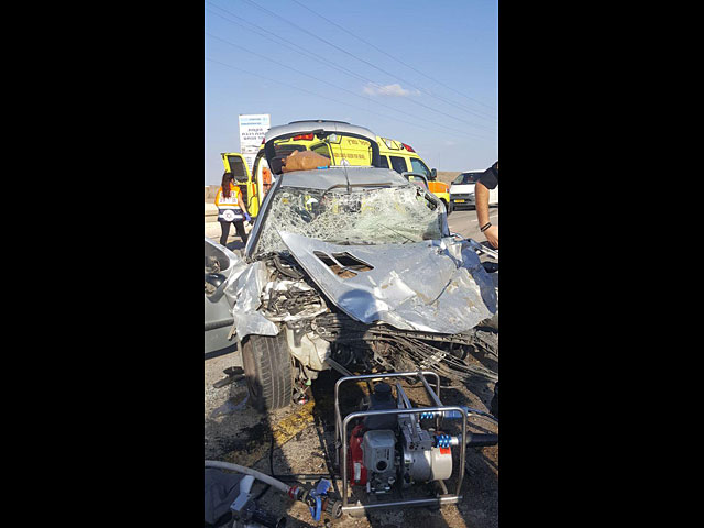 Две женщины в возрасте около 50 лет получили тяжелые травмы в результате дорожной аварии, произошедшей на шоссе 31 в Негеве возле перекрестка Хатрорим