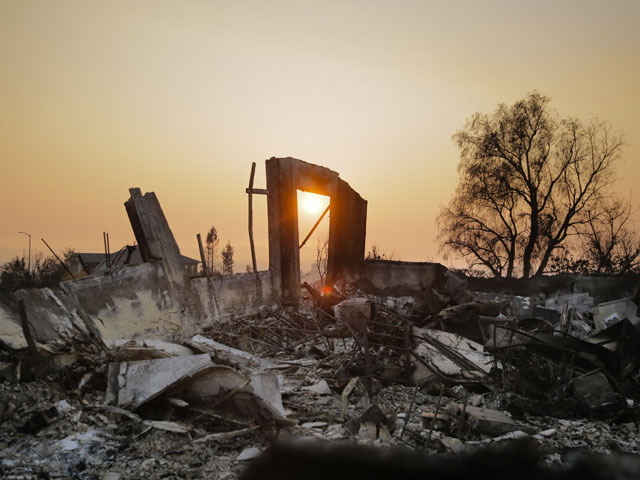 Лесные пожары в Калифорнии; число погибших растет