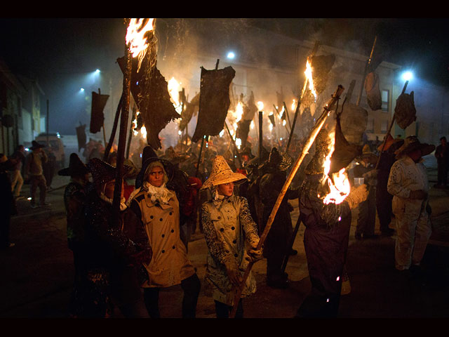 Процессия Эль-Витор в Майорге: факельное шествие через века