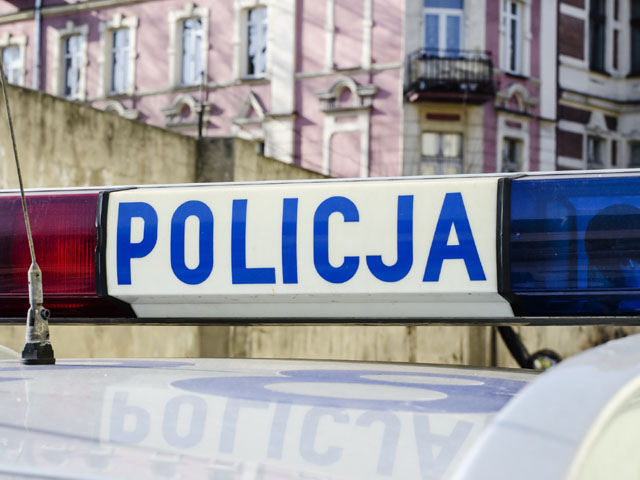 В Польше преступник, вооруженный ножом, напал на посетителей торгового центра
