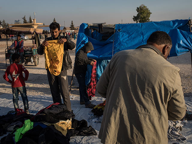 Лагерь сирийских беженцев в Айн Исе