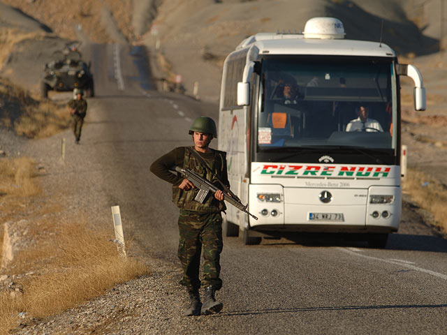 Иран и Ирак проведут совместные маневры на границе Курдистана   