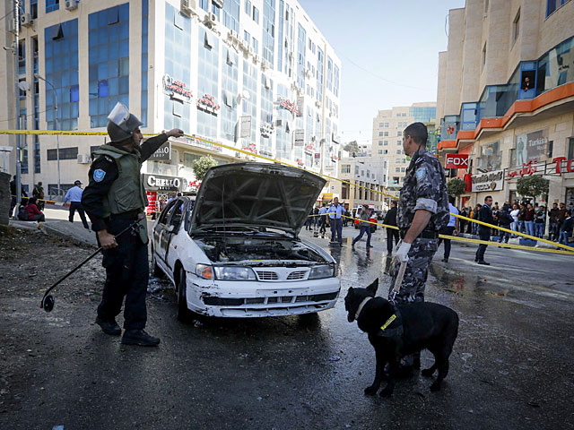 Палестинская полиция отработала в Хевроне сценарий "теракт около торгового центра"  