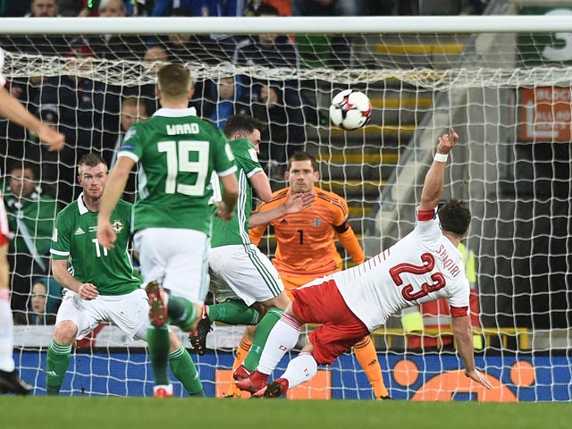Швейцарцы победили сборную Северной Ирландии благодаря сомнительному пенальти