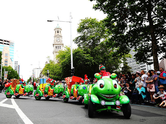 Рождественский парад в Окленде
