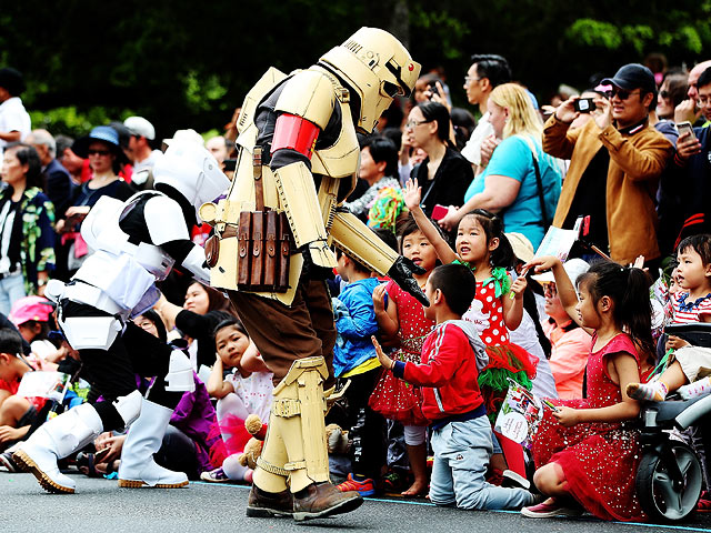 Рождественский парад в Окленде