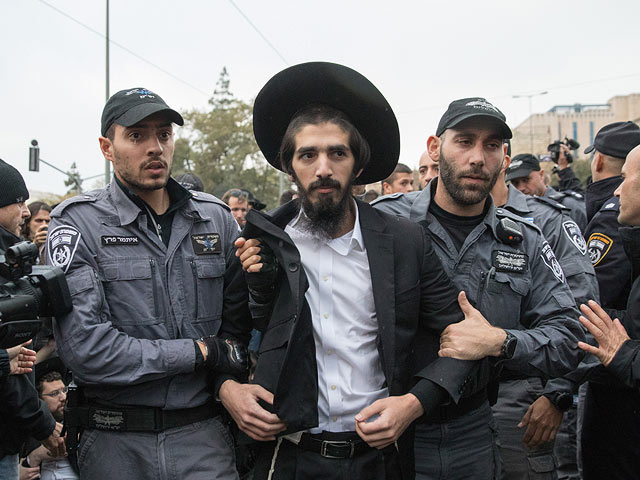 Применение водометов при разгоне акции протеста "харедим" в Иерусалиме