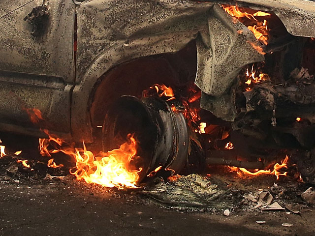 В Сахнине сгорел автомобиль, подозрение на поджог    